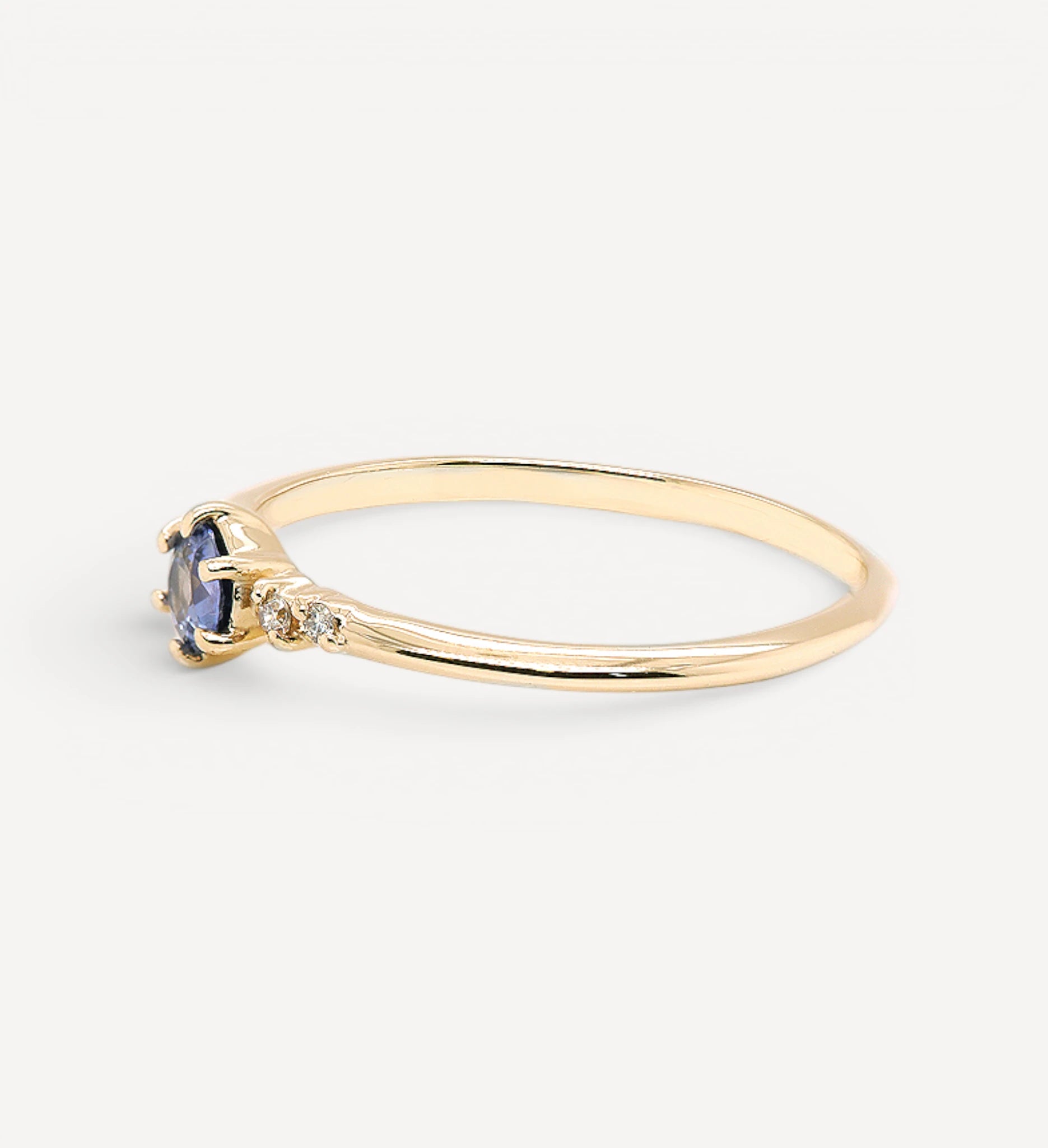 Thea | blue sapphire & diamonds