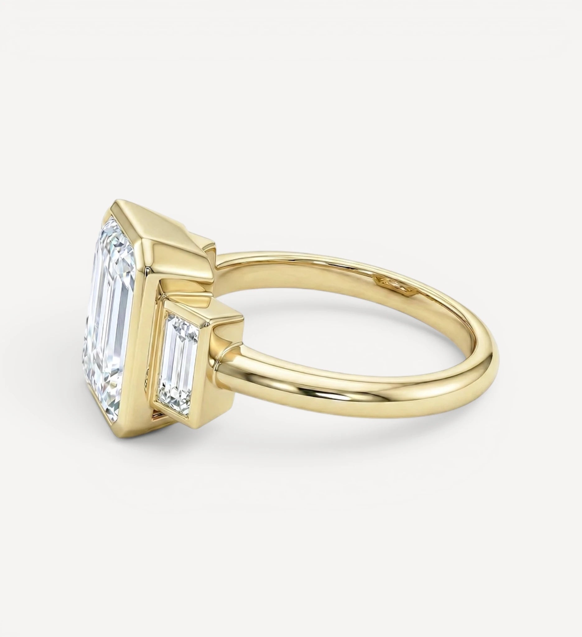 Elysia Ring | Emerald Diamond