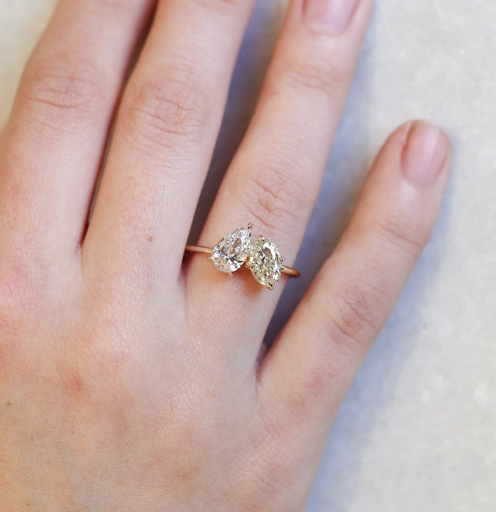 Toi et Moi | pear & oval diamond