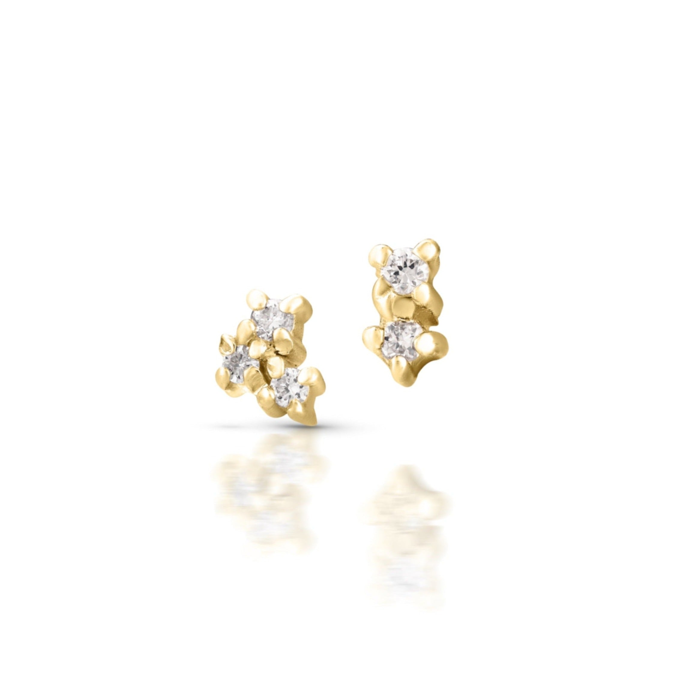 Clessa studs II | white diamonds