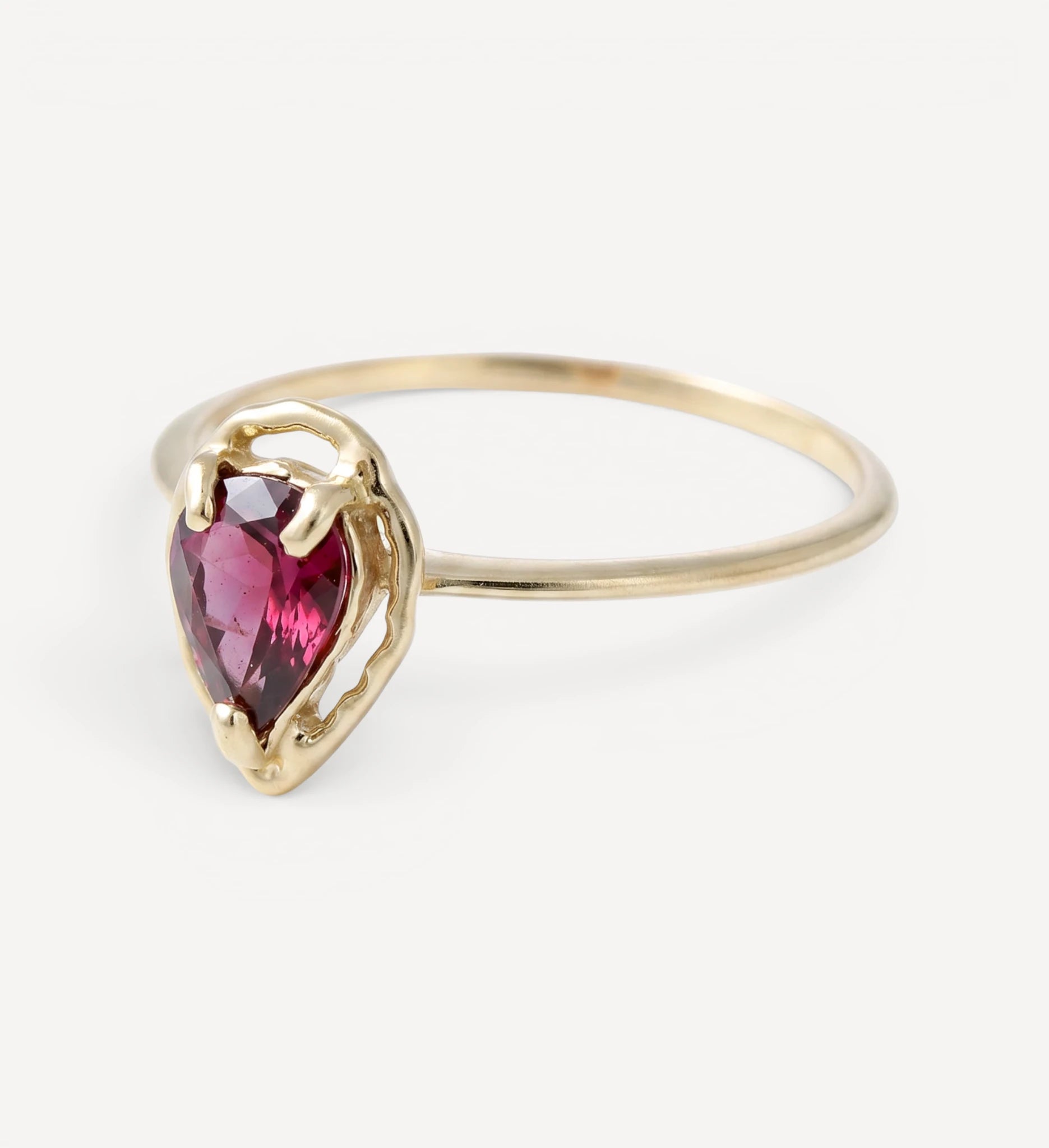 Livia | garnet