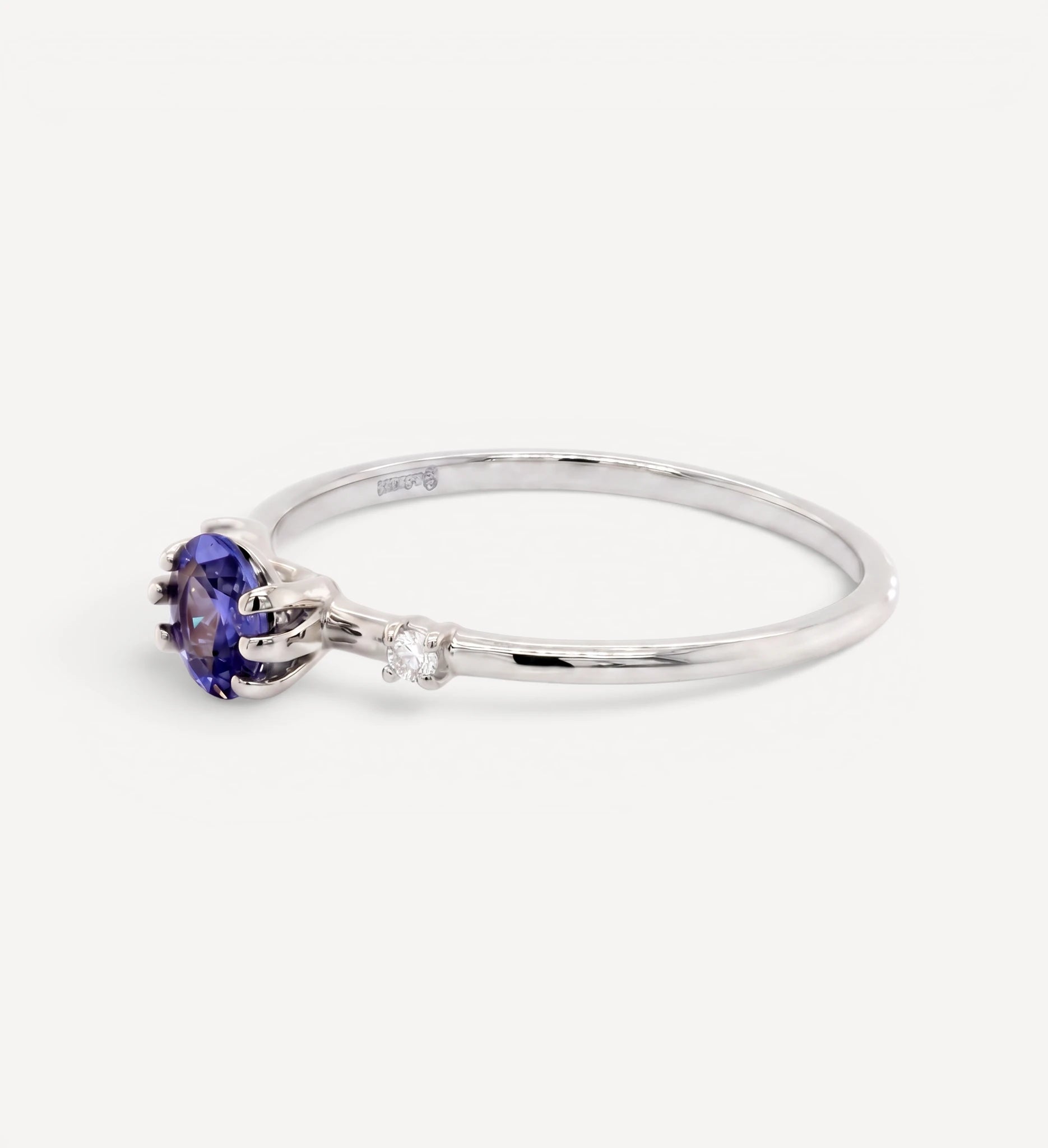 Lana II | blue sapphire & diamonds