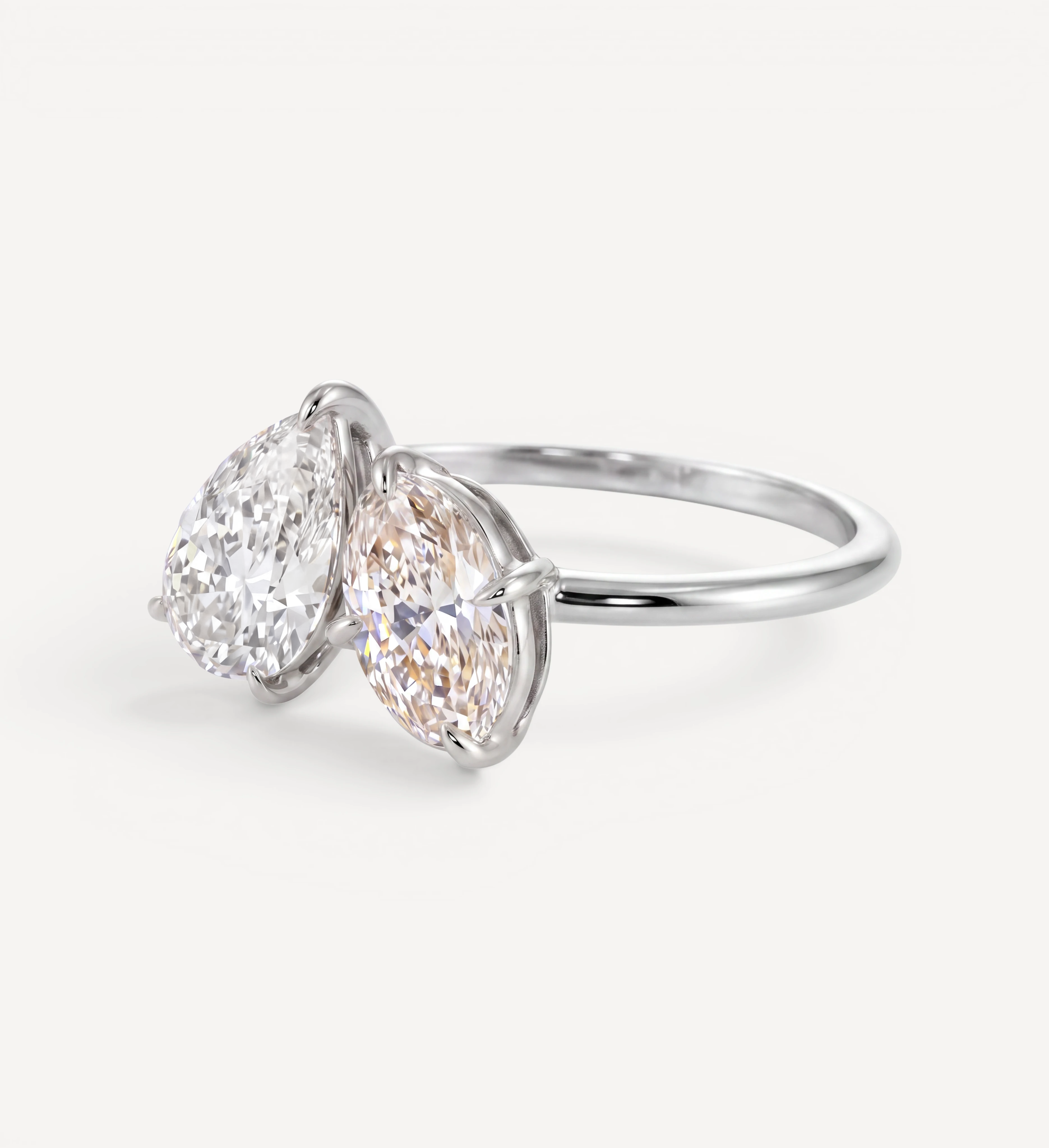 Toi et Moi | pear & oval diamond