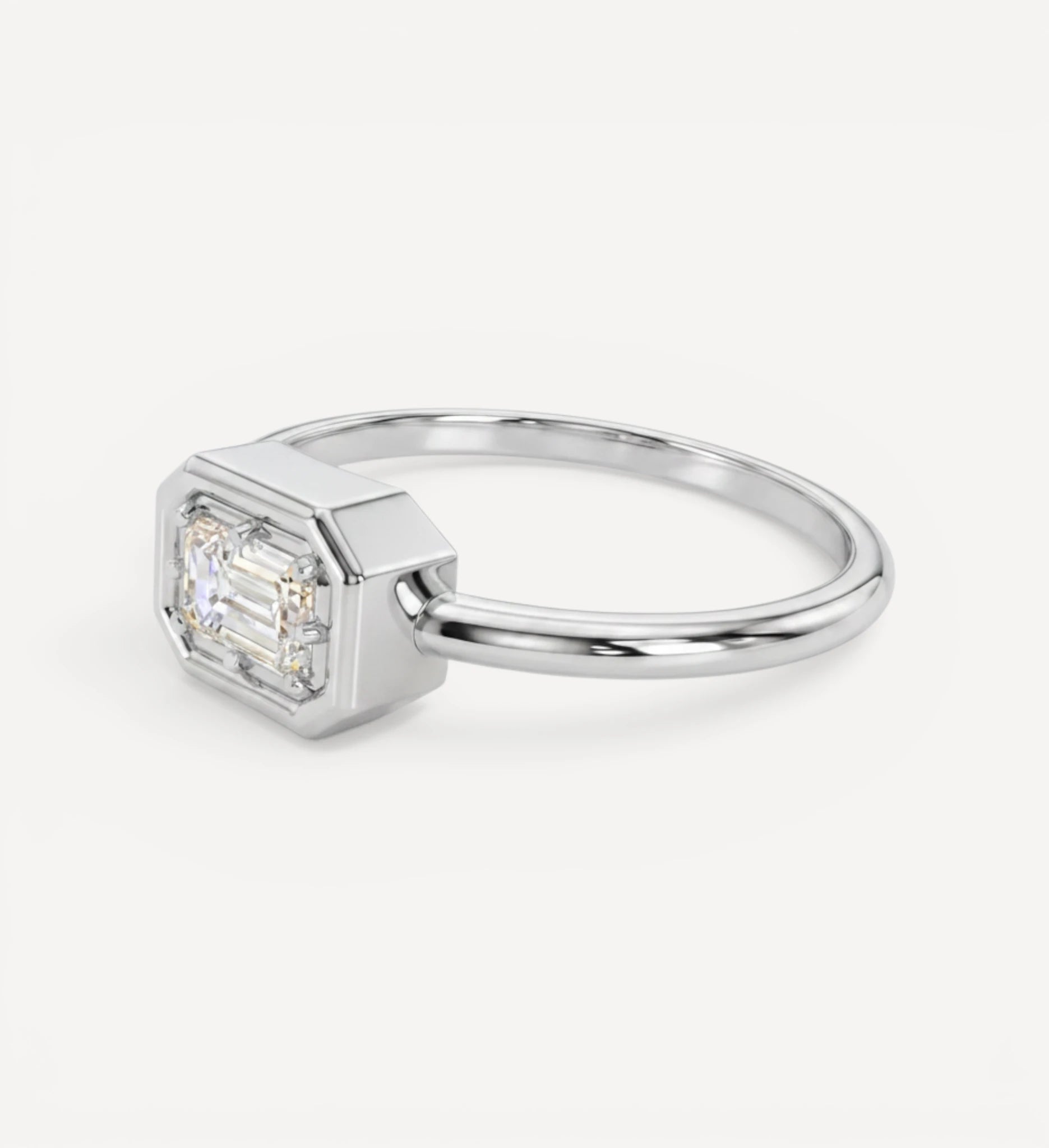 Flow Ring | Emerald Diamond