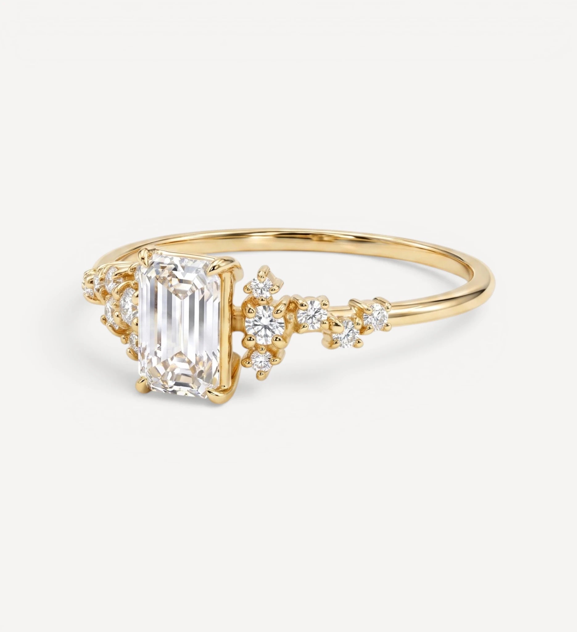 Selene ring | emerald diamond