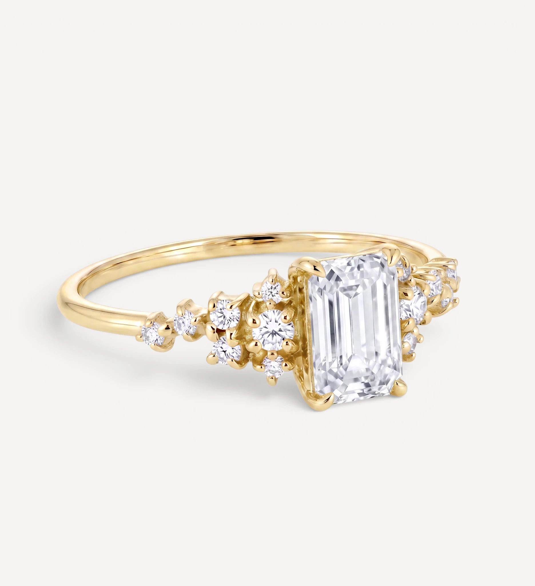 Selene ring | emerald diamond