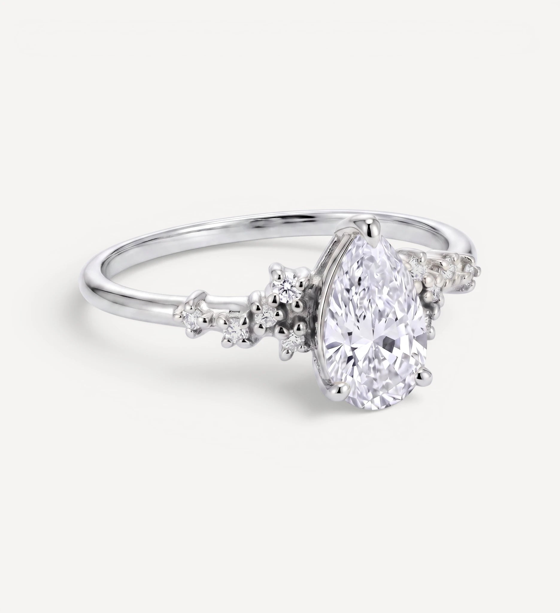 Sienna ring | pear diamond