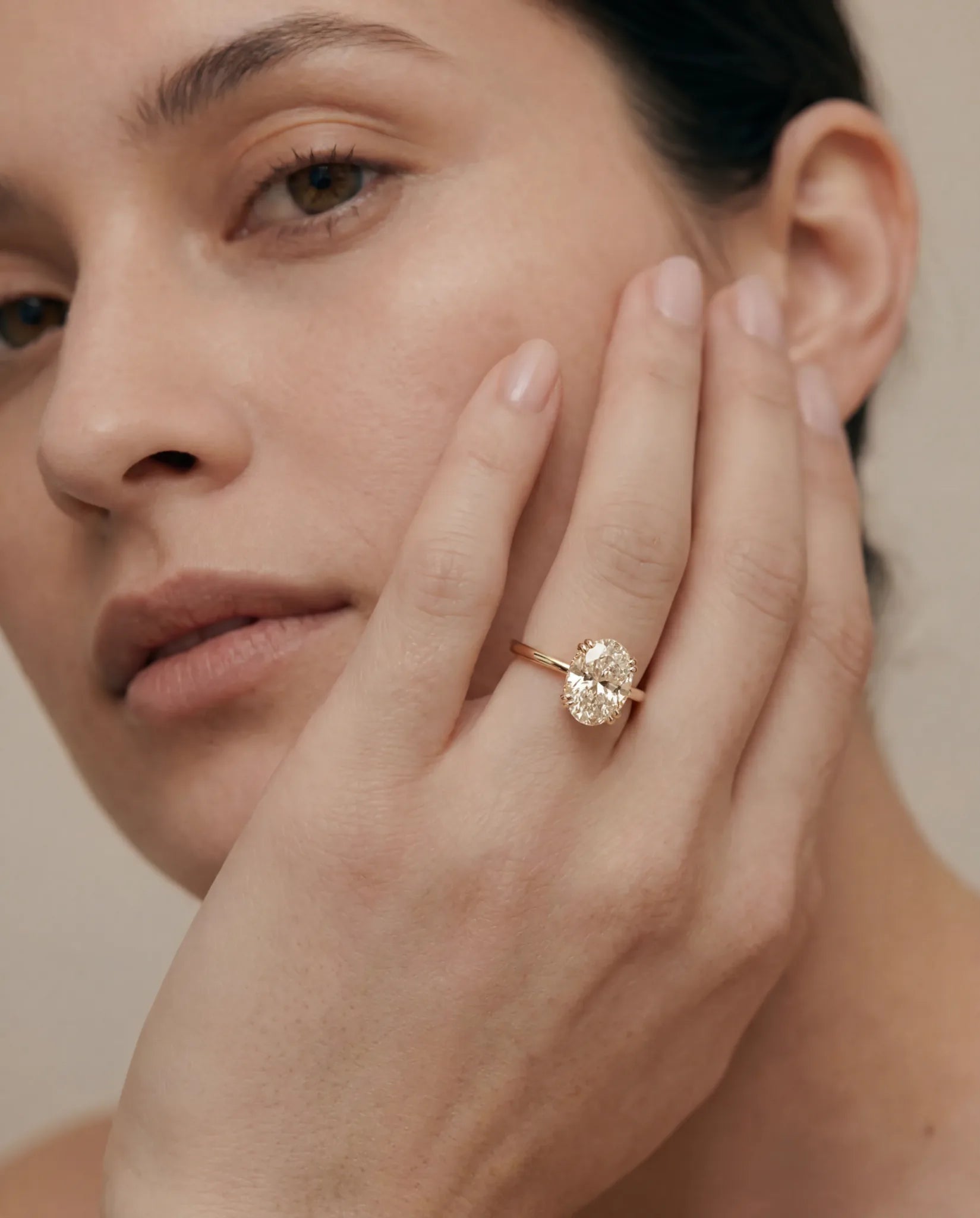Oval Solitaire | champagne diamond