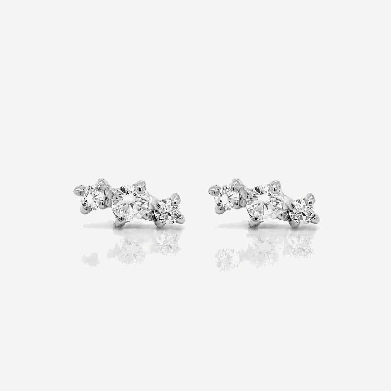 Lia studs | white diamond
