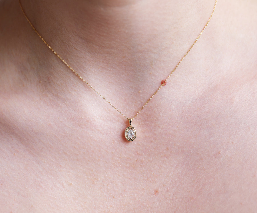 Flow Necklace II | Oval Diamond