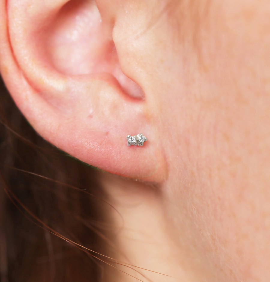 Clessa studs | white diamonds