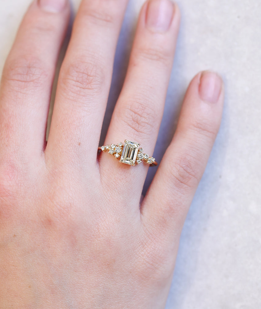 Selene ring | emerald diamond