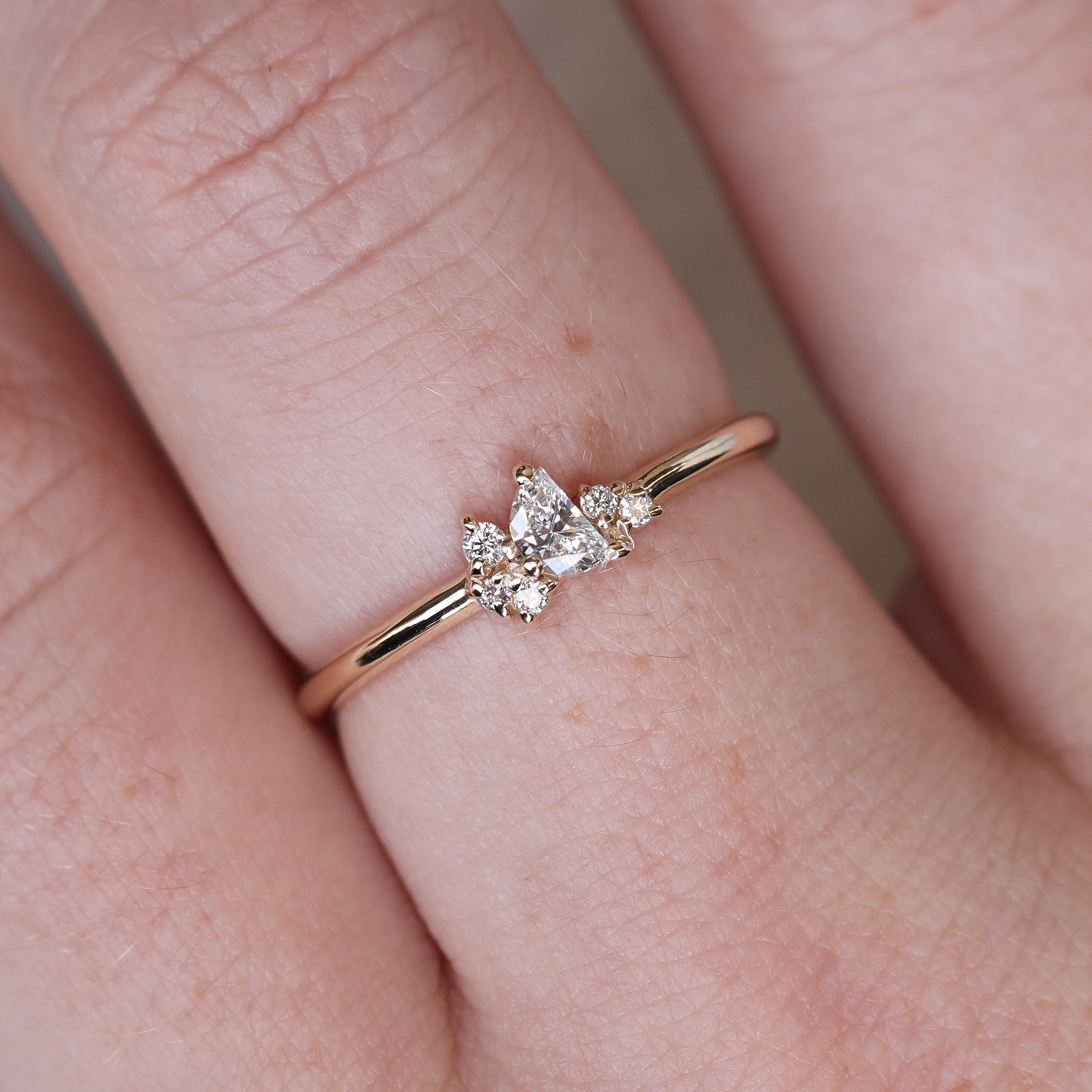 Crescent Moon Ring II | white diamonds