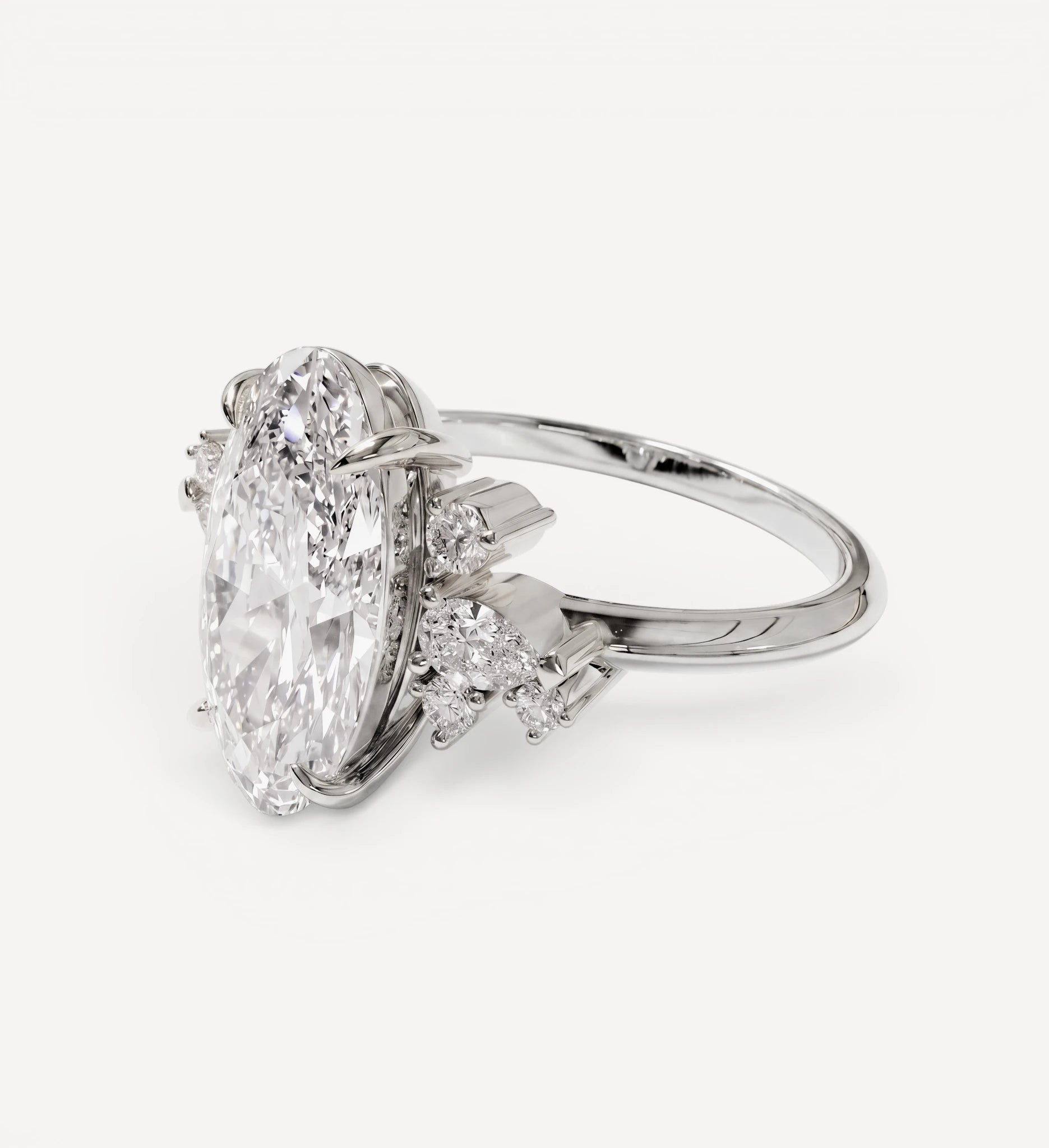 Daphne Cluster Ring | Moval Diamond