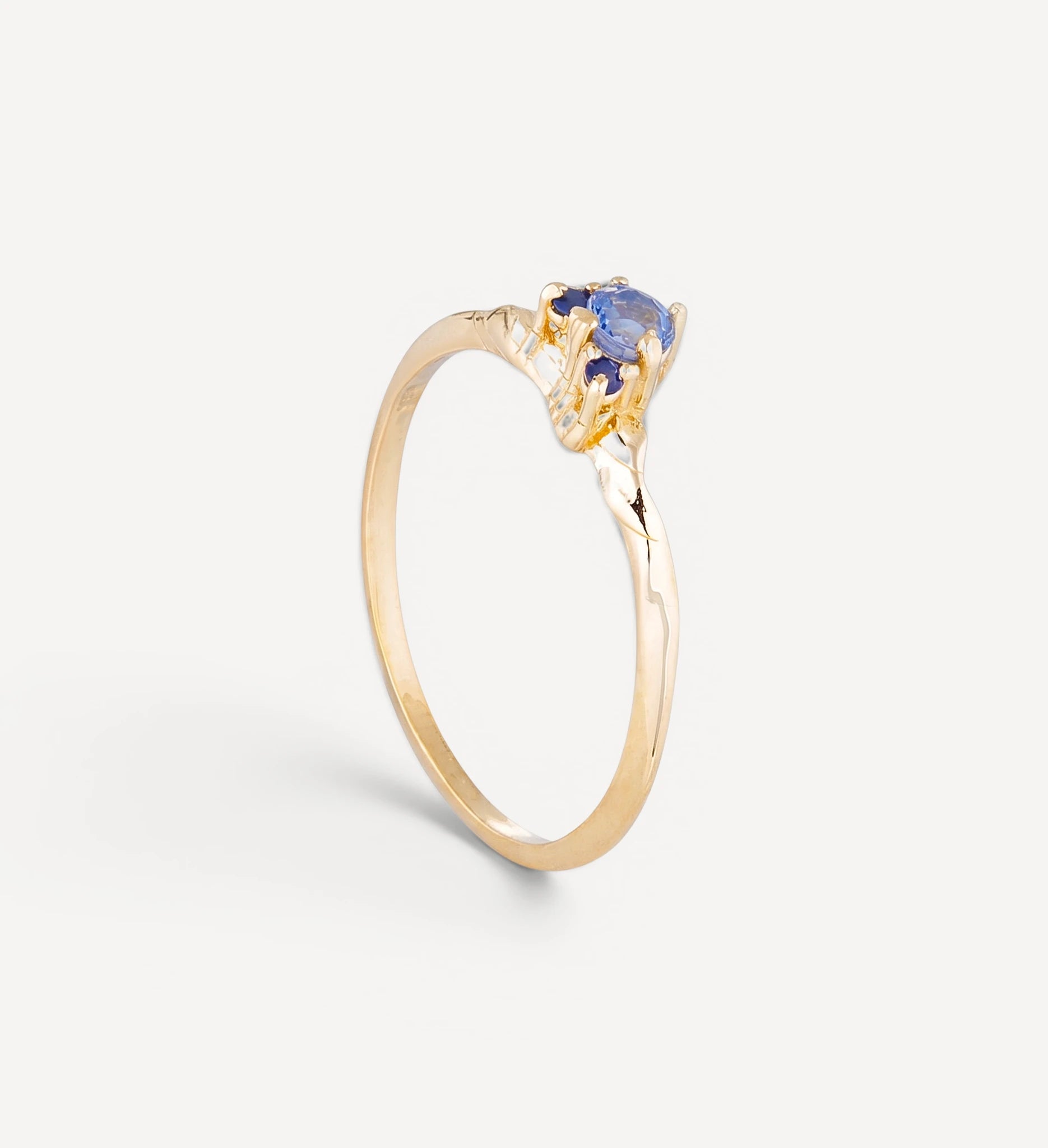 Lea | sapphire