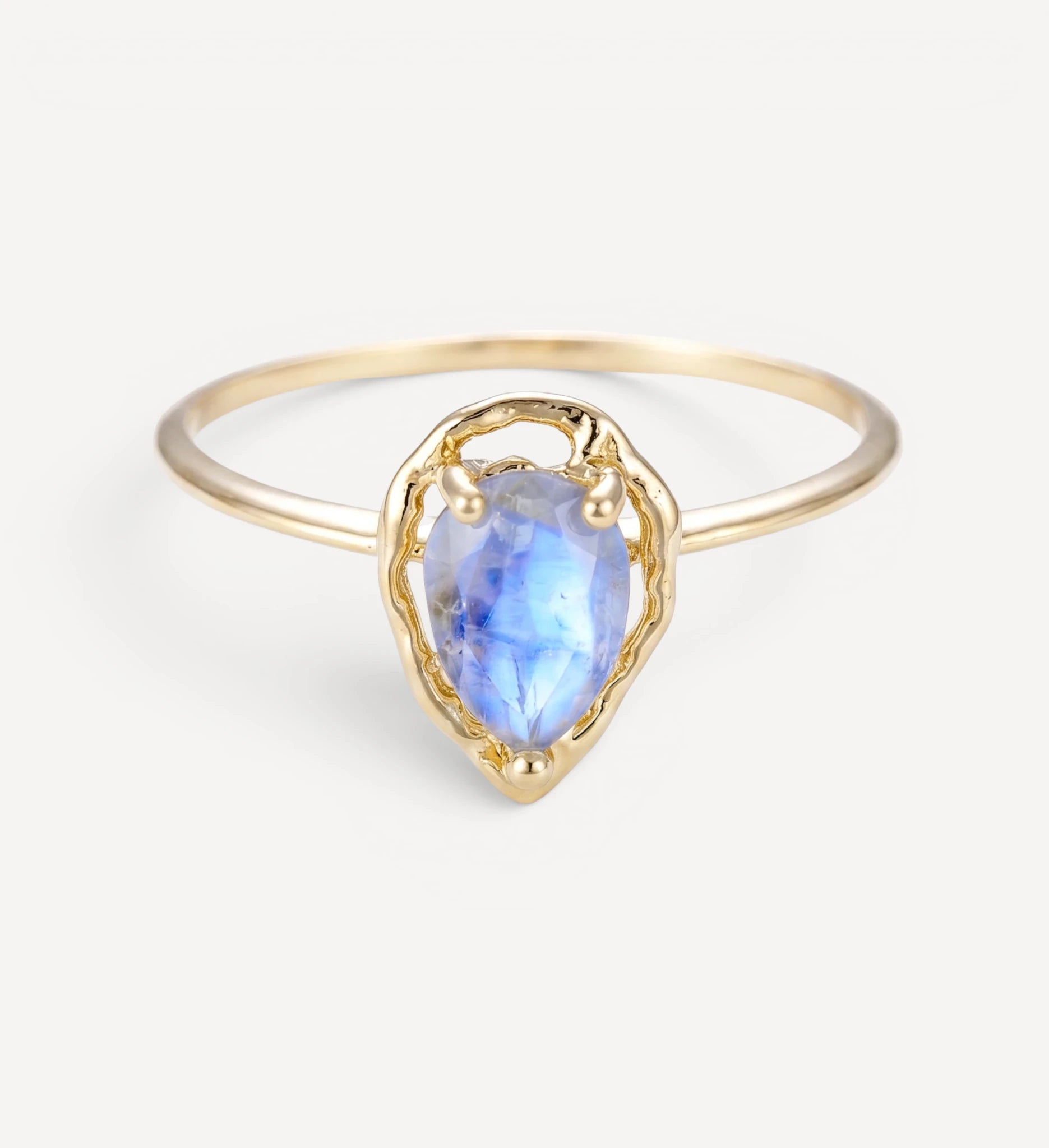 Livia | moonstone
