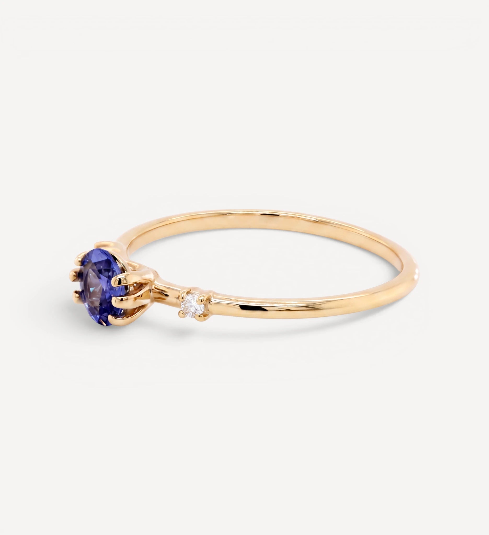 Lana II | blue sapphire & diamonds