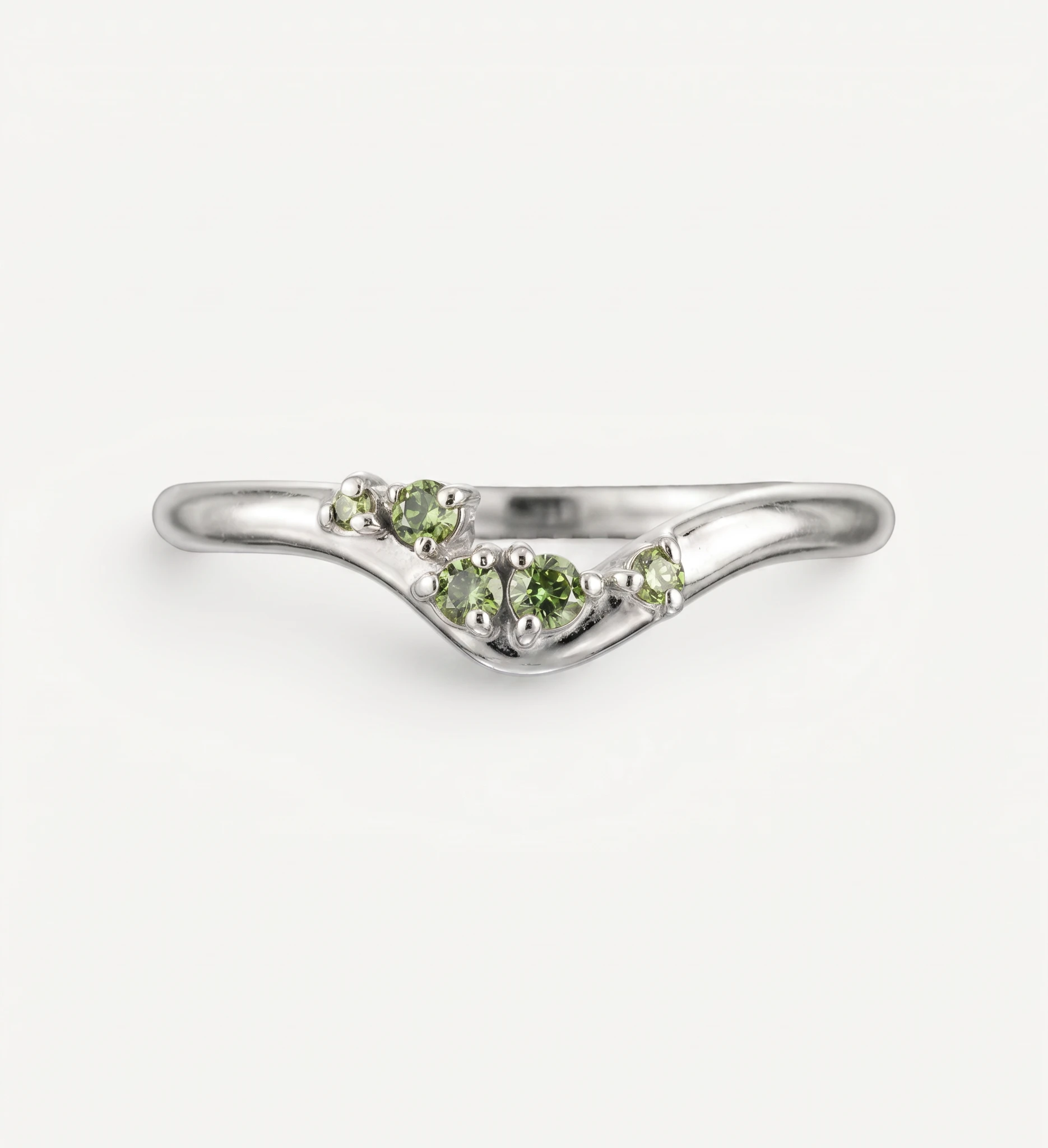 Poe Ring | green diamonds