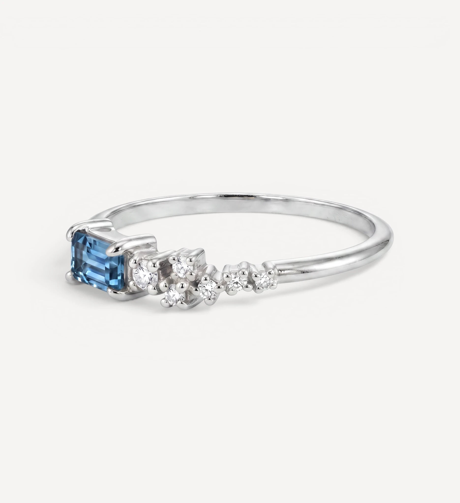 Efina ring | blue sapphire