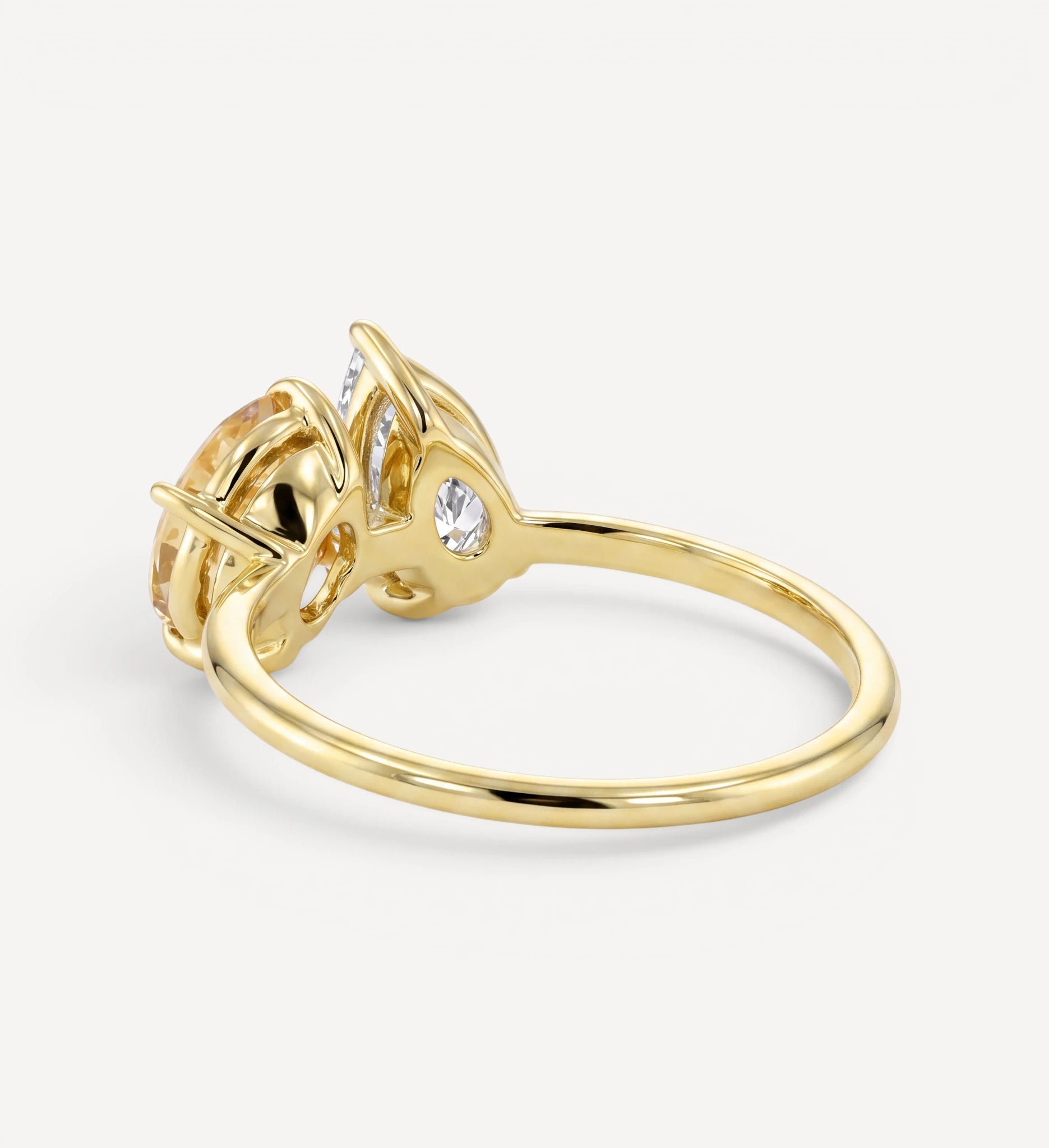 Toi et Moi | pear & oval diamond