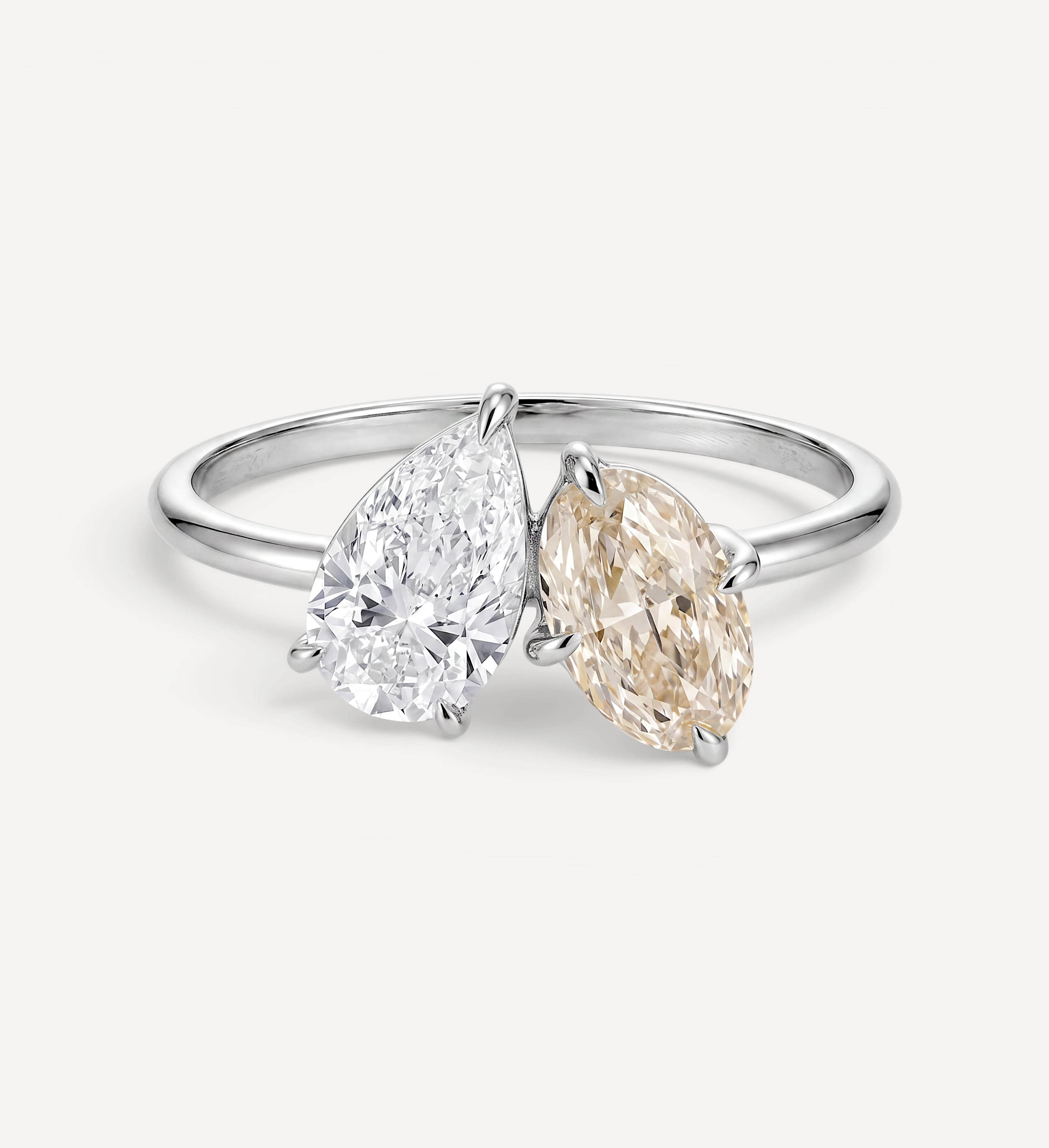 Toi et Moi | pear & oval diamond