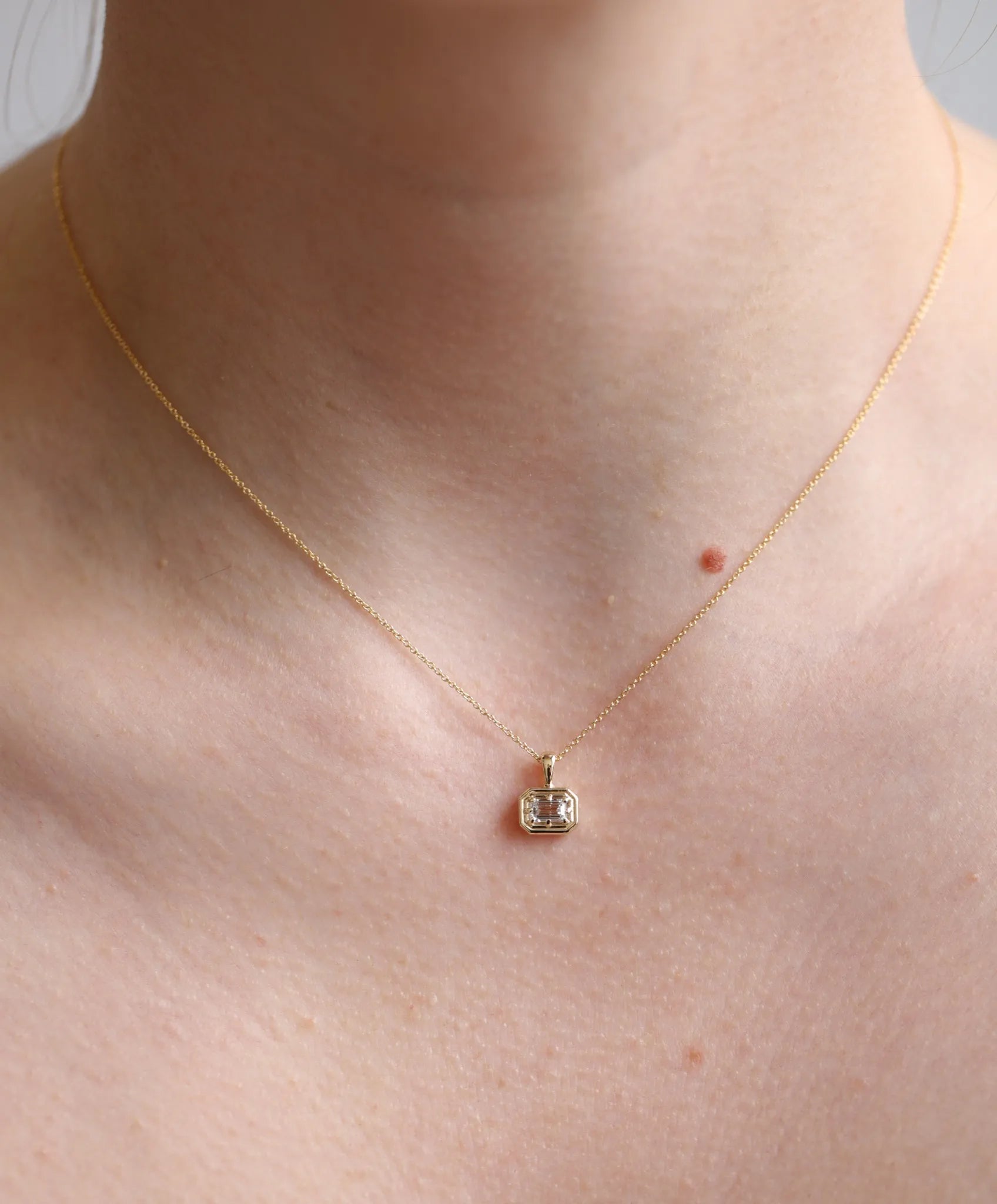 Flow Necklace II | Emerald Diamond