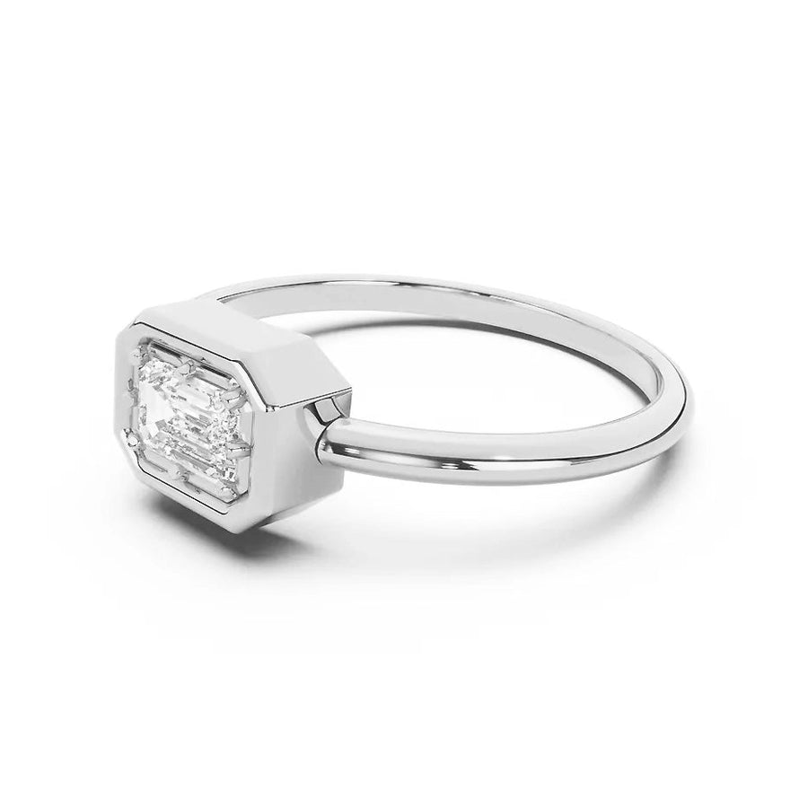 Flow Ring | Emerald Diamond