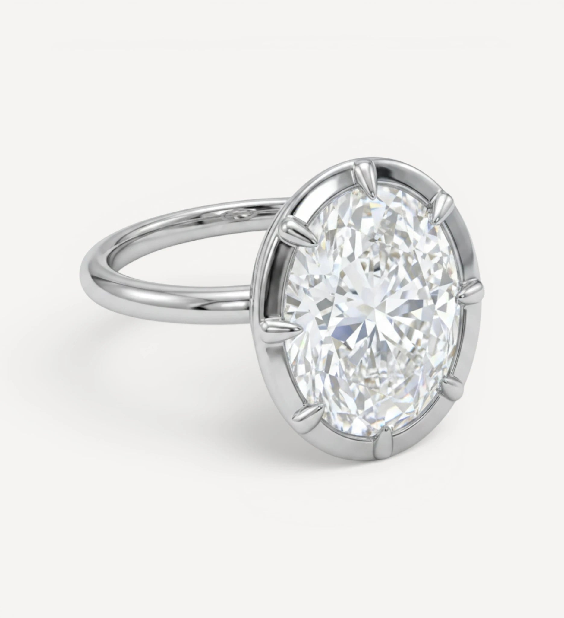 Minerva Solitaire | Oval