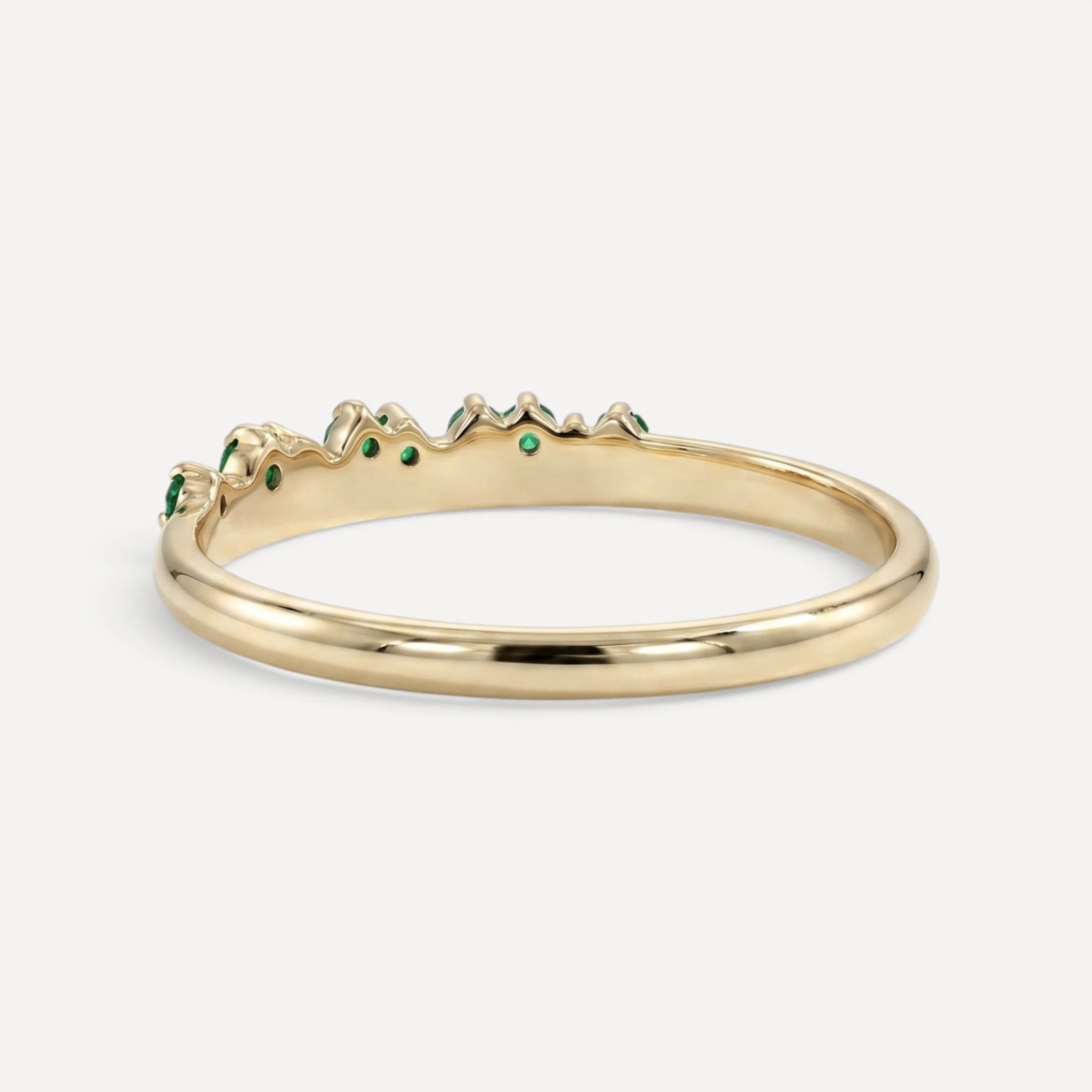 Amara Ring | green diamonds