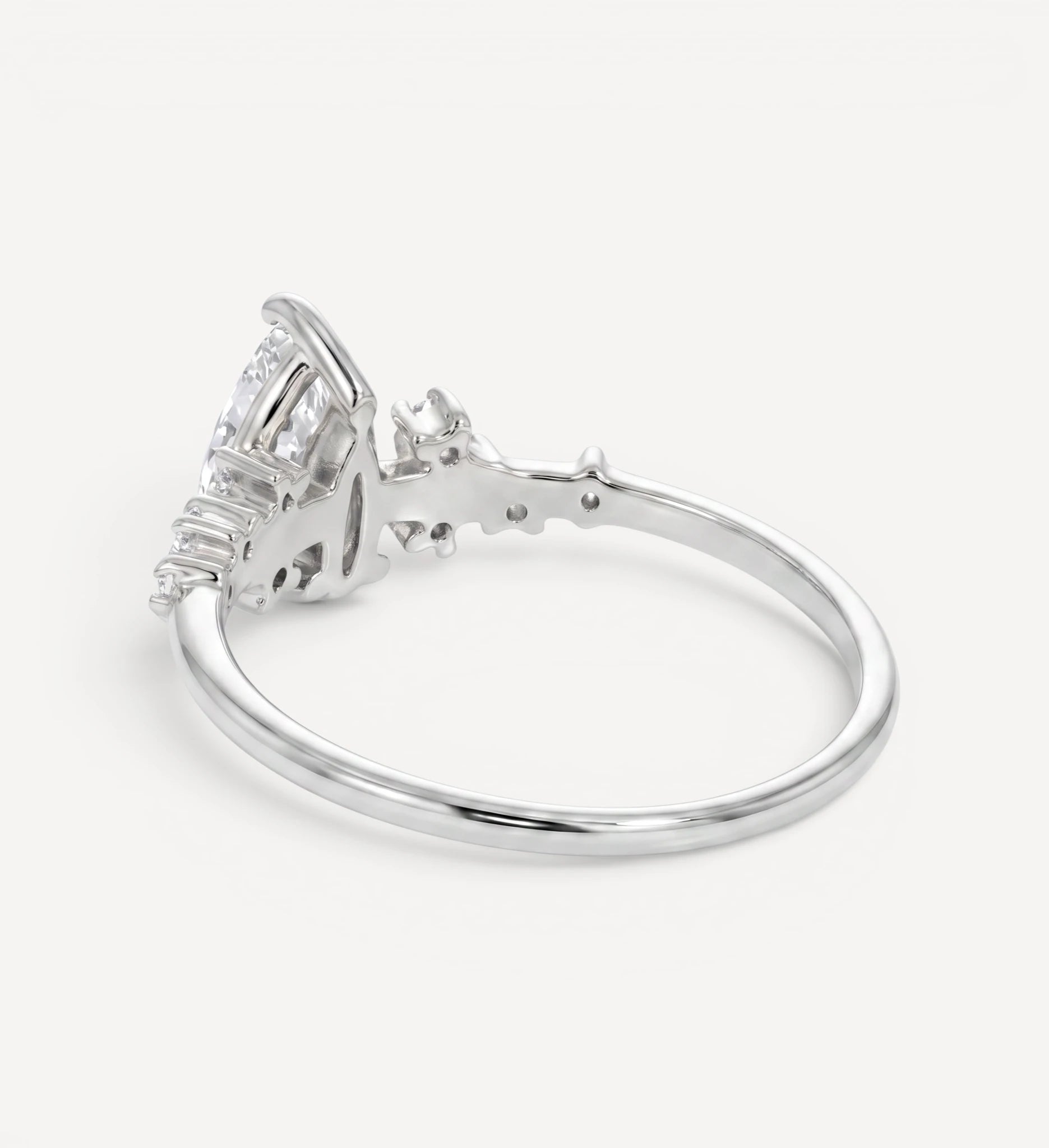 Sienna ring | pear diamond
