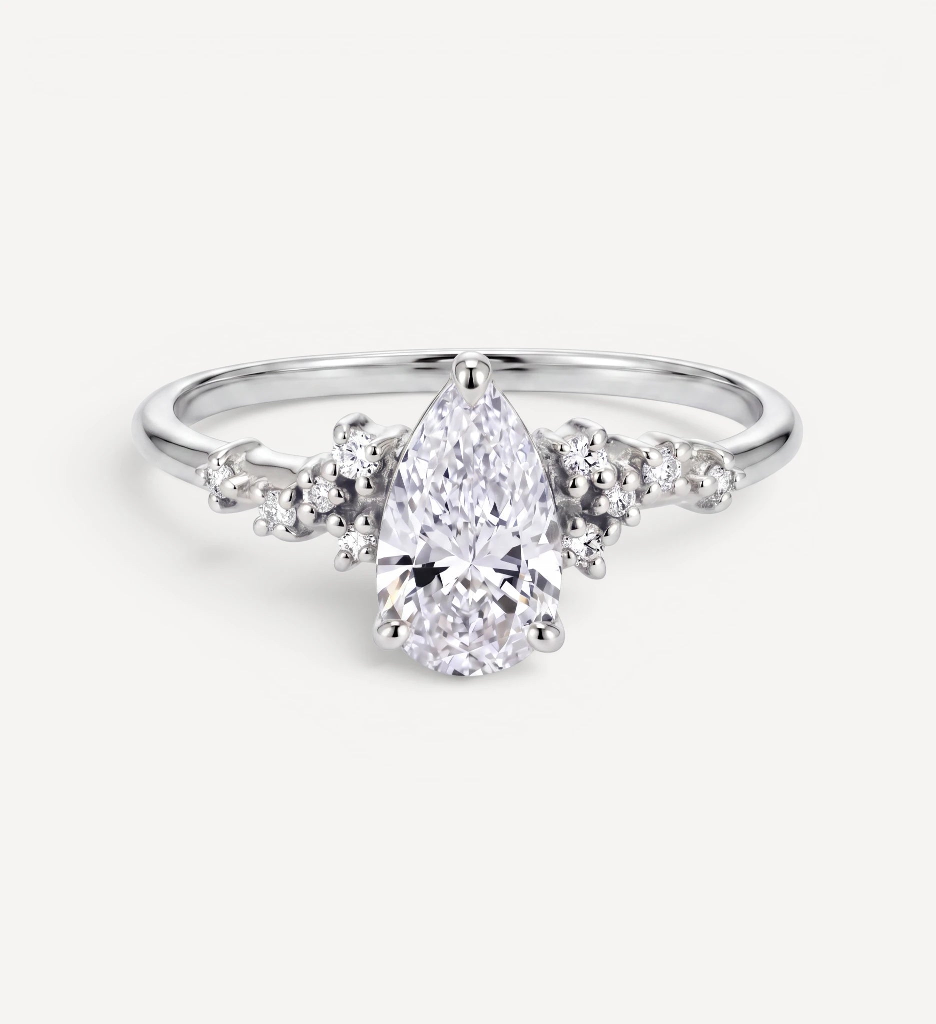 Sienna ring | pear diamond