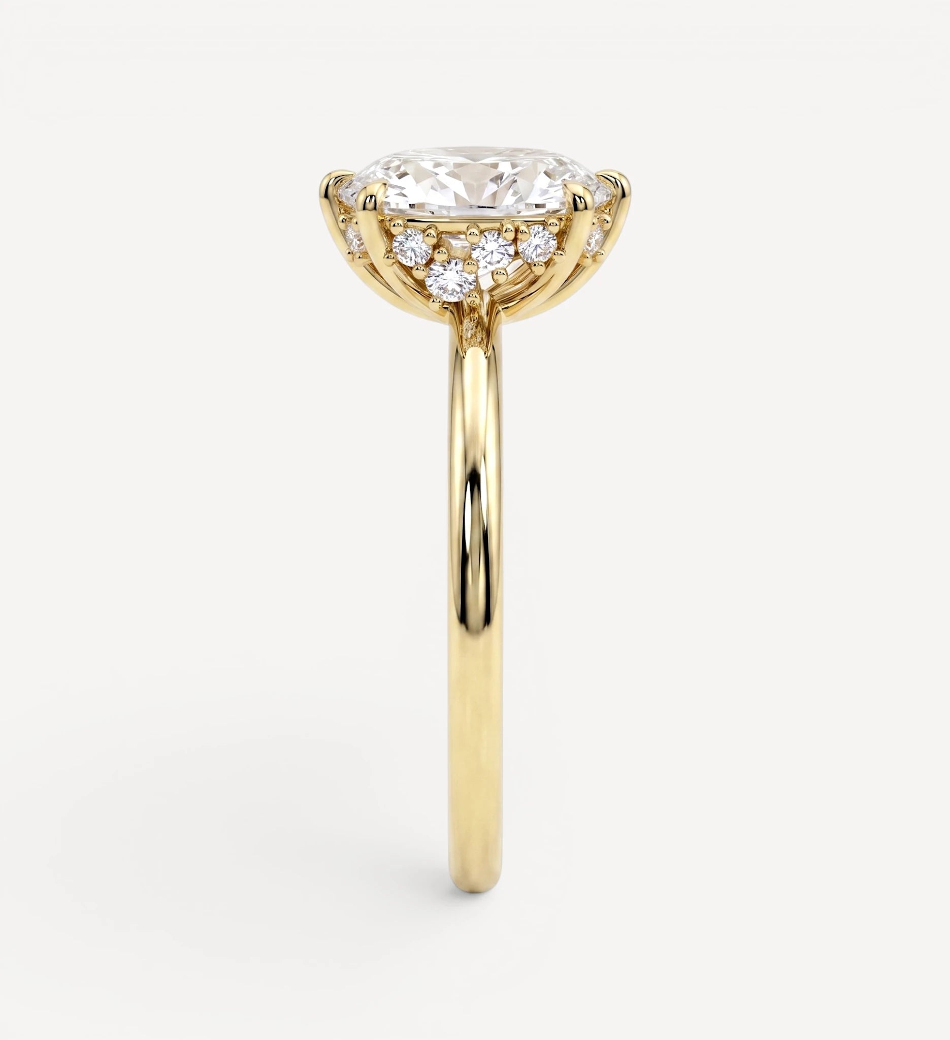 Flora ring | oval diamond halo