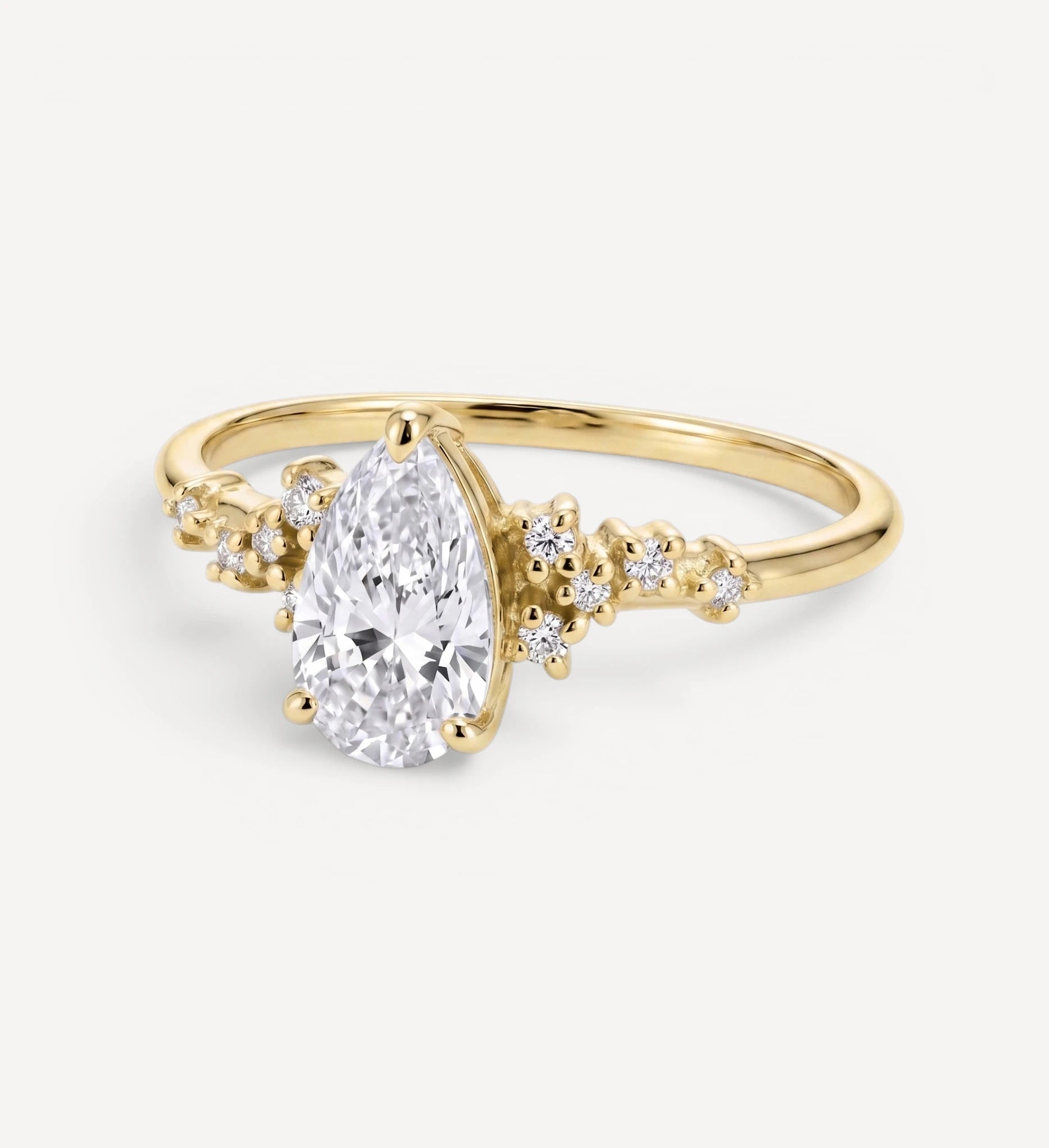 Sienna ring | pear diamond