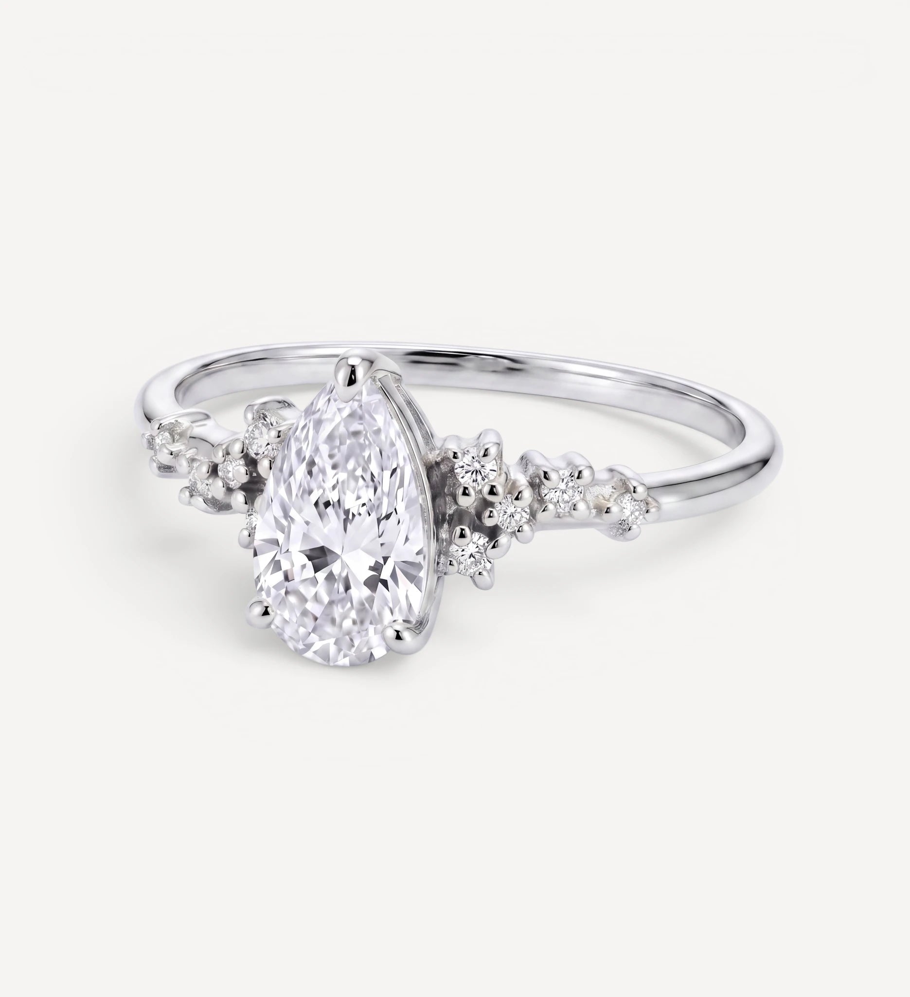 Sienna ring | pear diamond