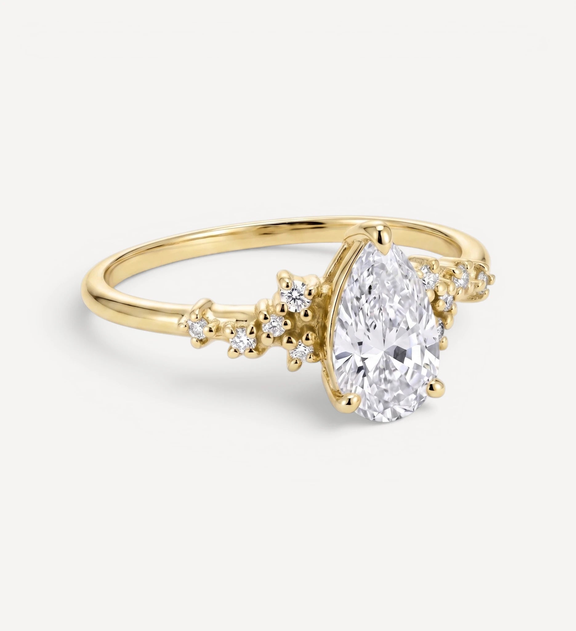 Sienna ring | pear diamond