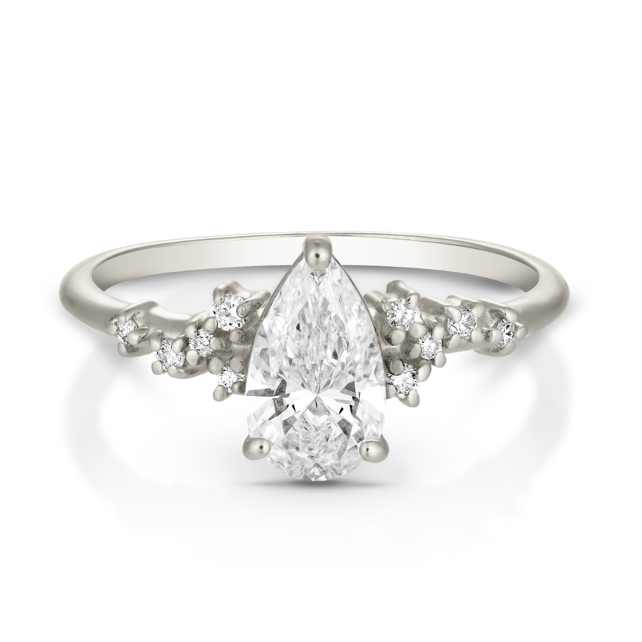 Sienna ring | pear diamond