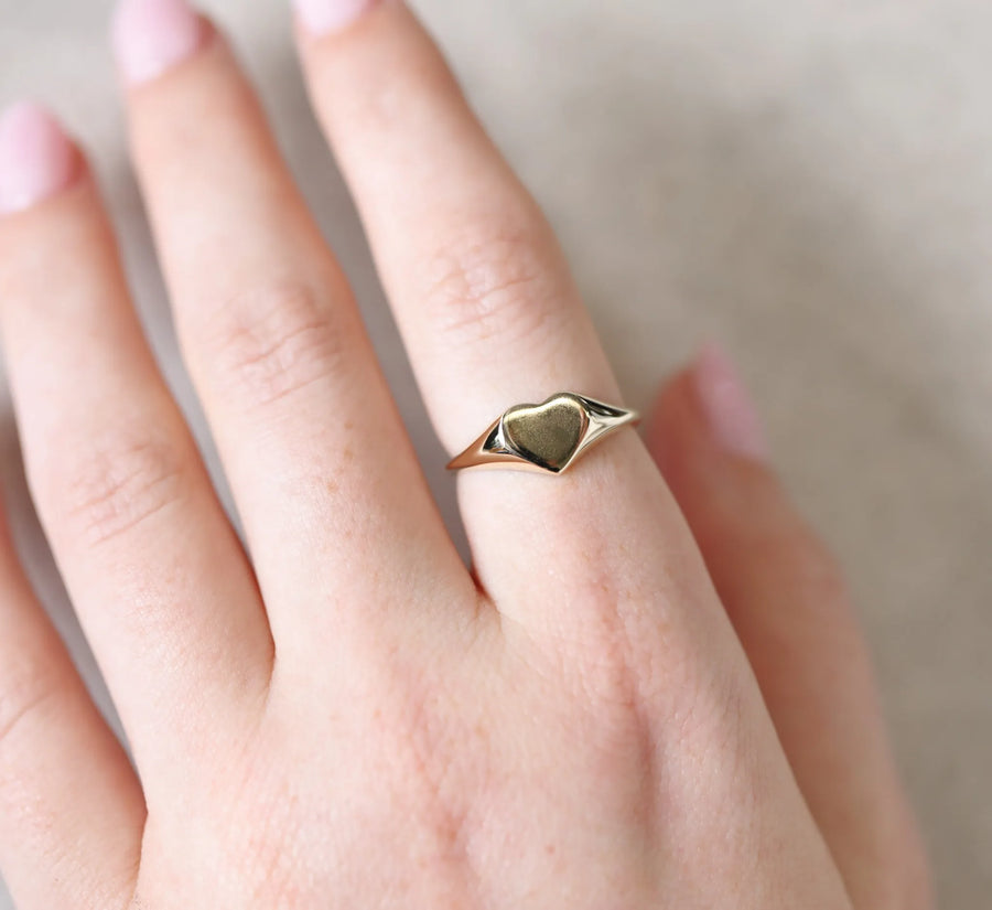 Heart Signet II | Engraved Initial