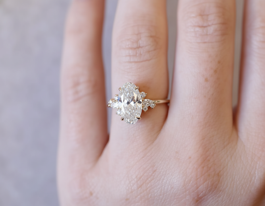 Daphne Cluster Ring | Moval Diamond