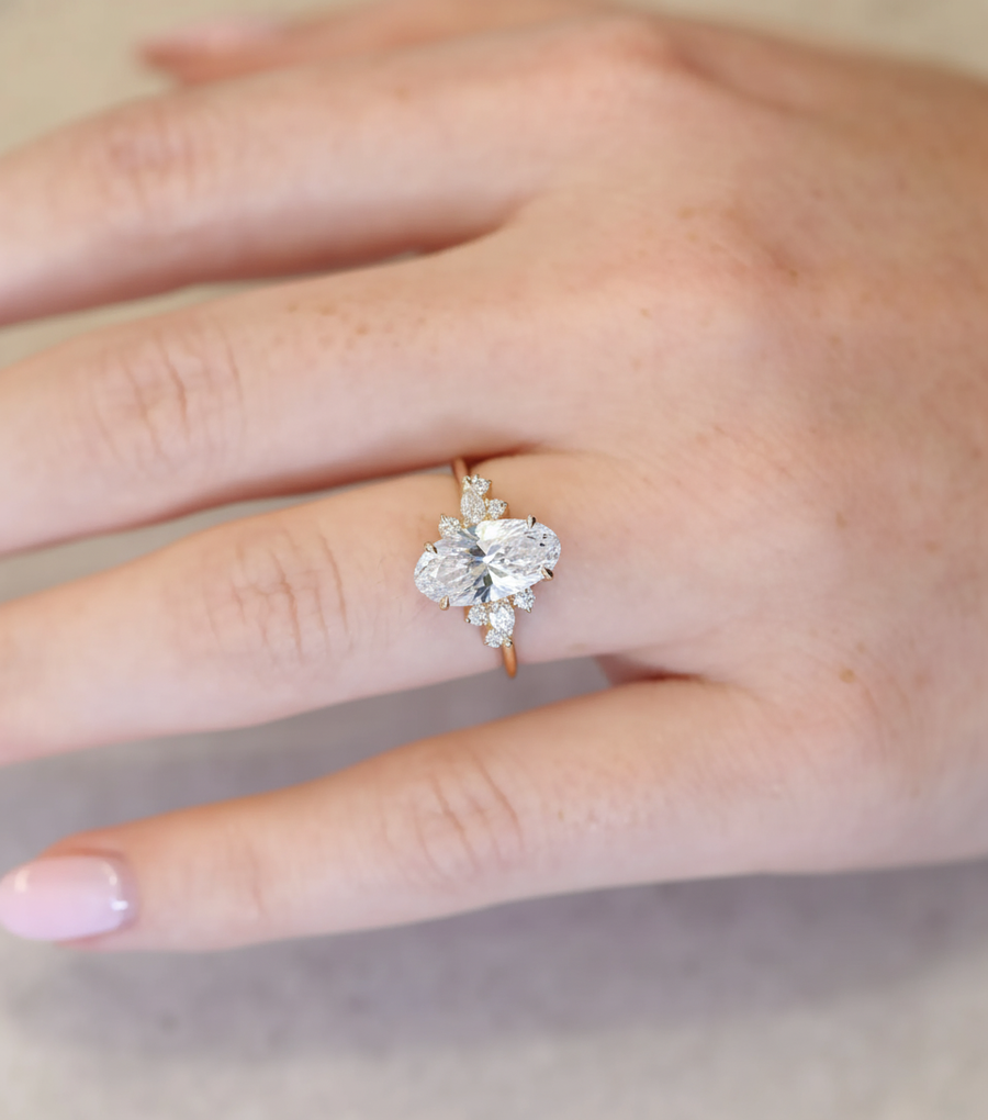 Daphne Cluster Ring | Moval Diamond