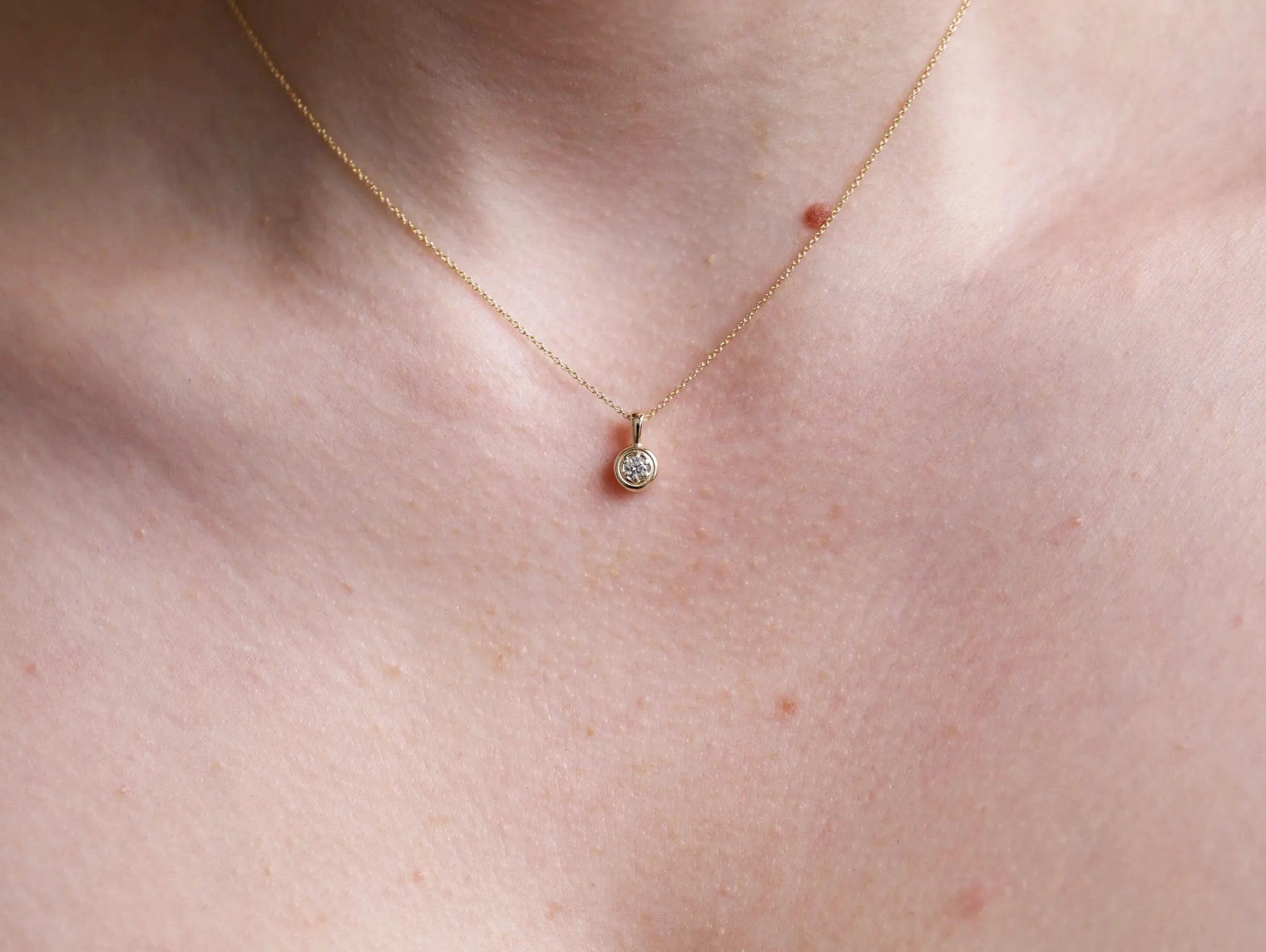 Petite Flow Necklace | Round Diamond