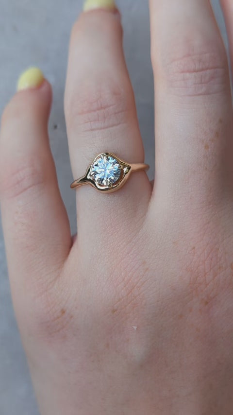 Organic Solitaire | round diamond