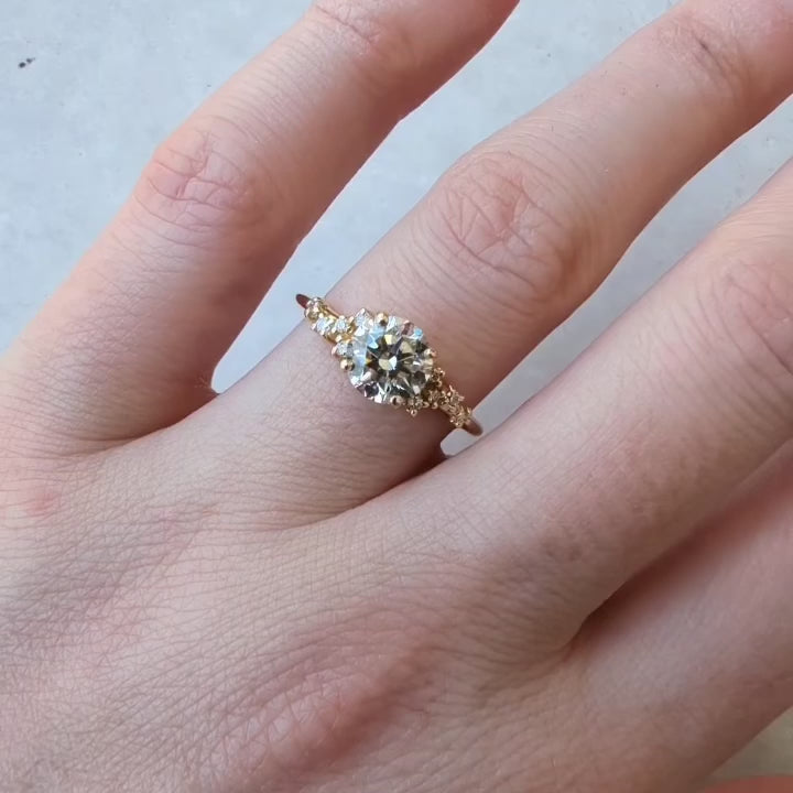 Sienna ring | round diamond