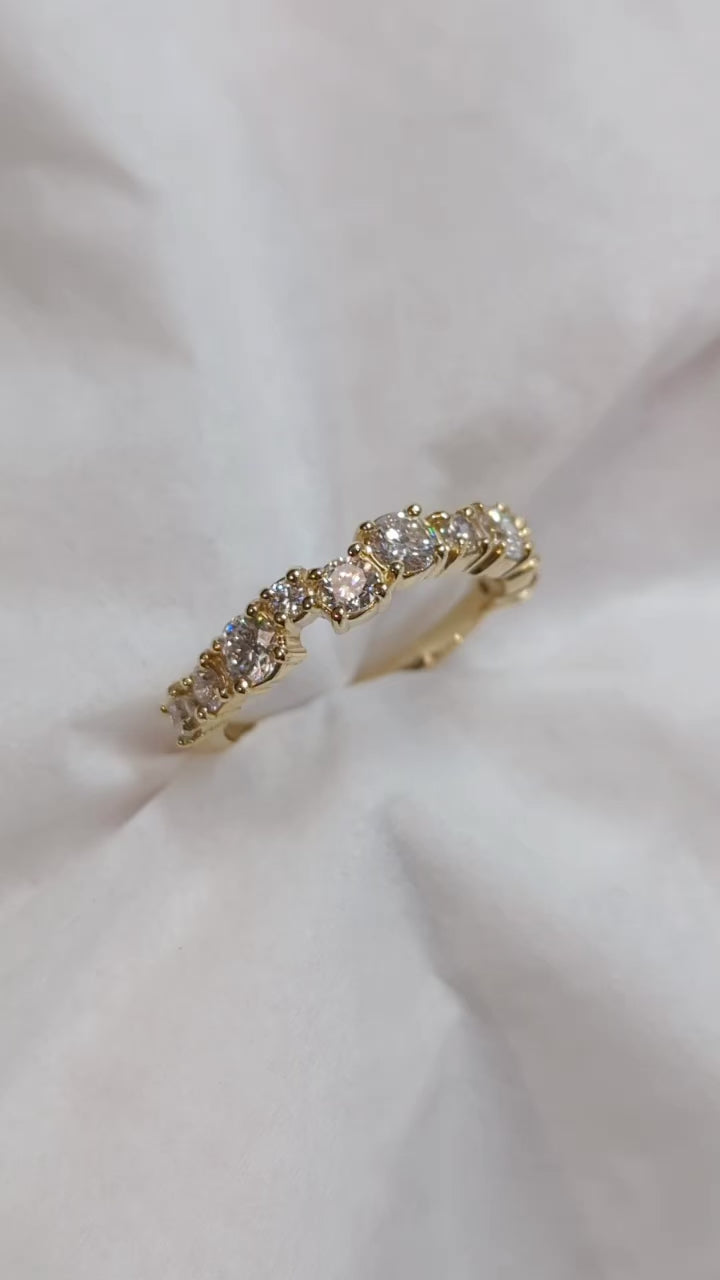 Round Cluster Eternity ring | diamond