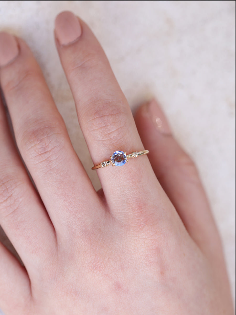 Lana II | blue sapphire & diamonds