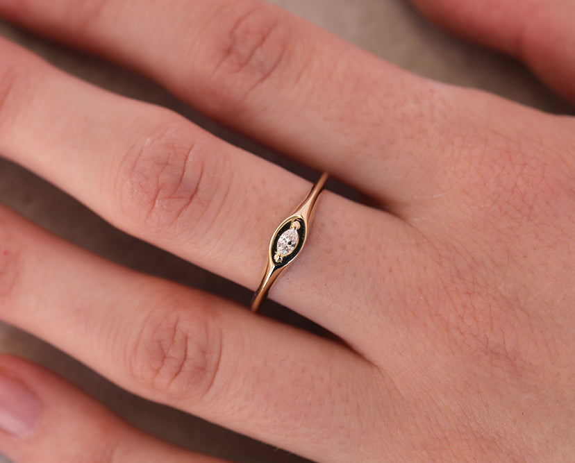 Marquise Signet | Diamond